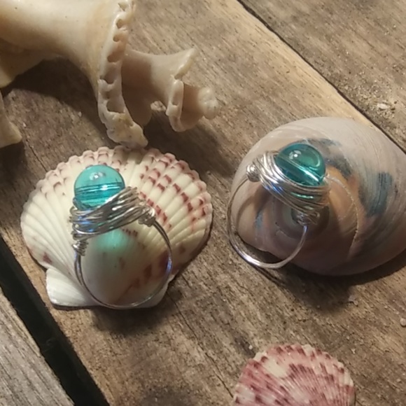 🌟HP🌟 Best in Boutiques Handmade Blue Glass Ring - Picture 3 of 5